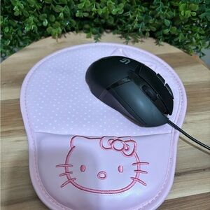 Hello Kitty NWT Pink Mouse Pad with cushion